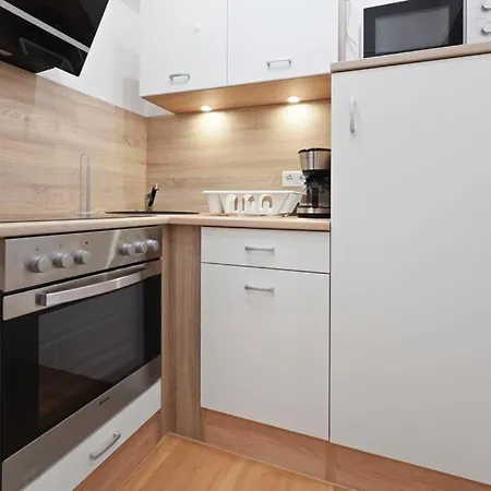 Lea 4 Raeume 2 Duschen 2 Kuechen Apartment *